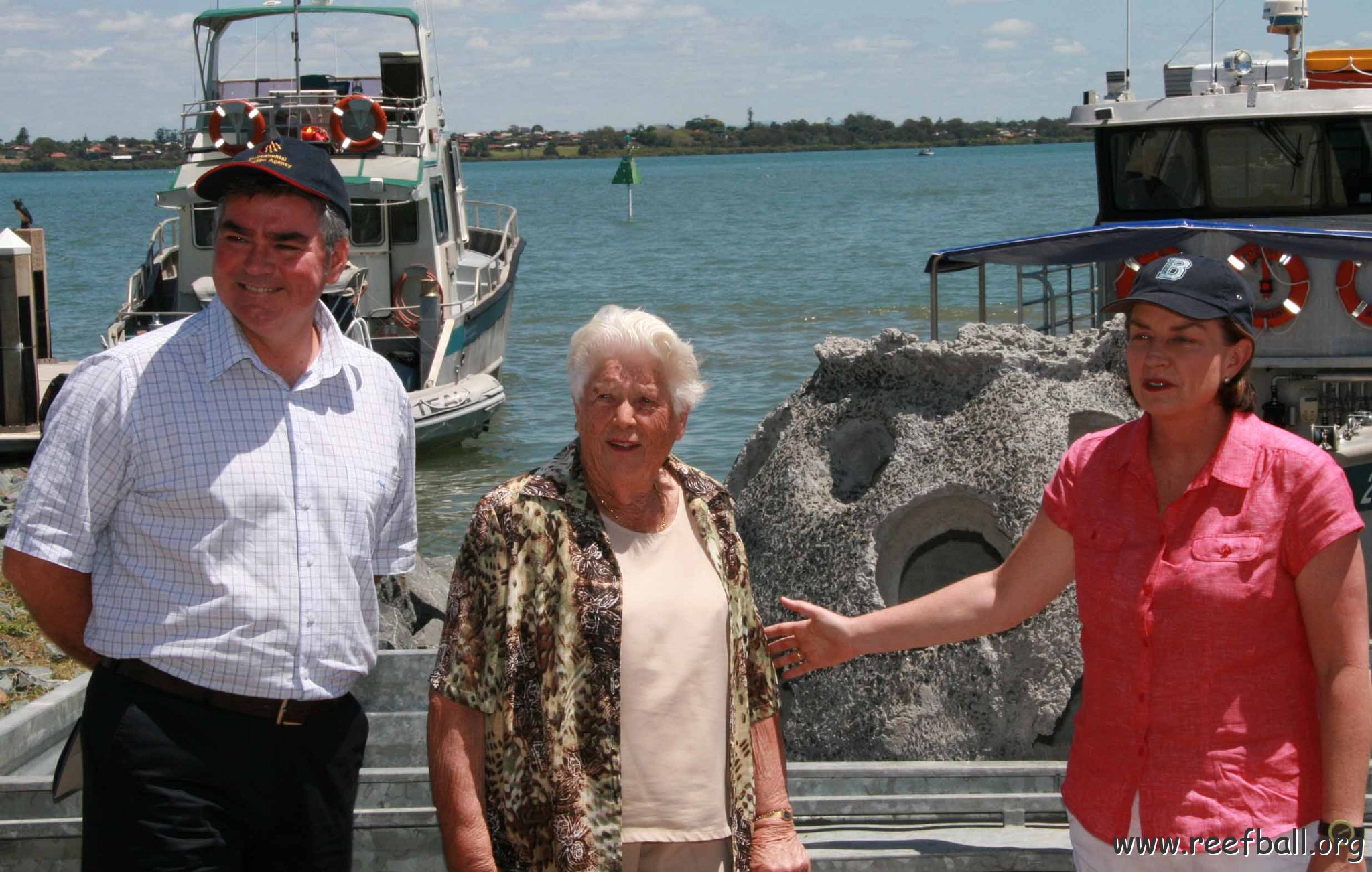 QLD-pb%20with%20Minister%20McNamara-2008-cropped