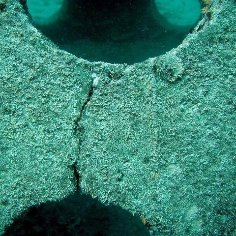 bahrain_dome_crack bahrain_dome_crack