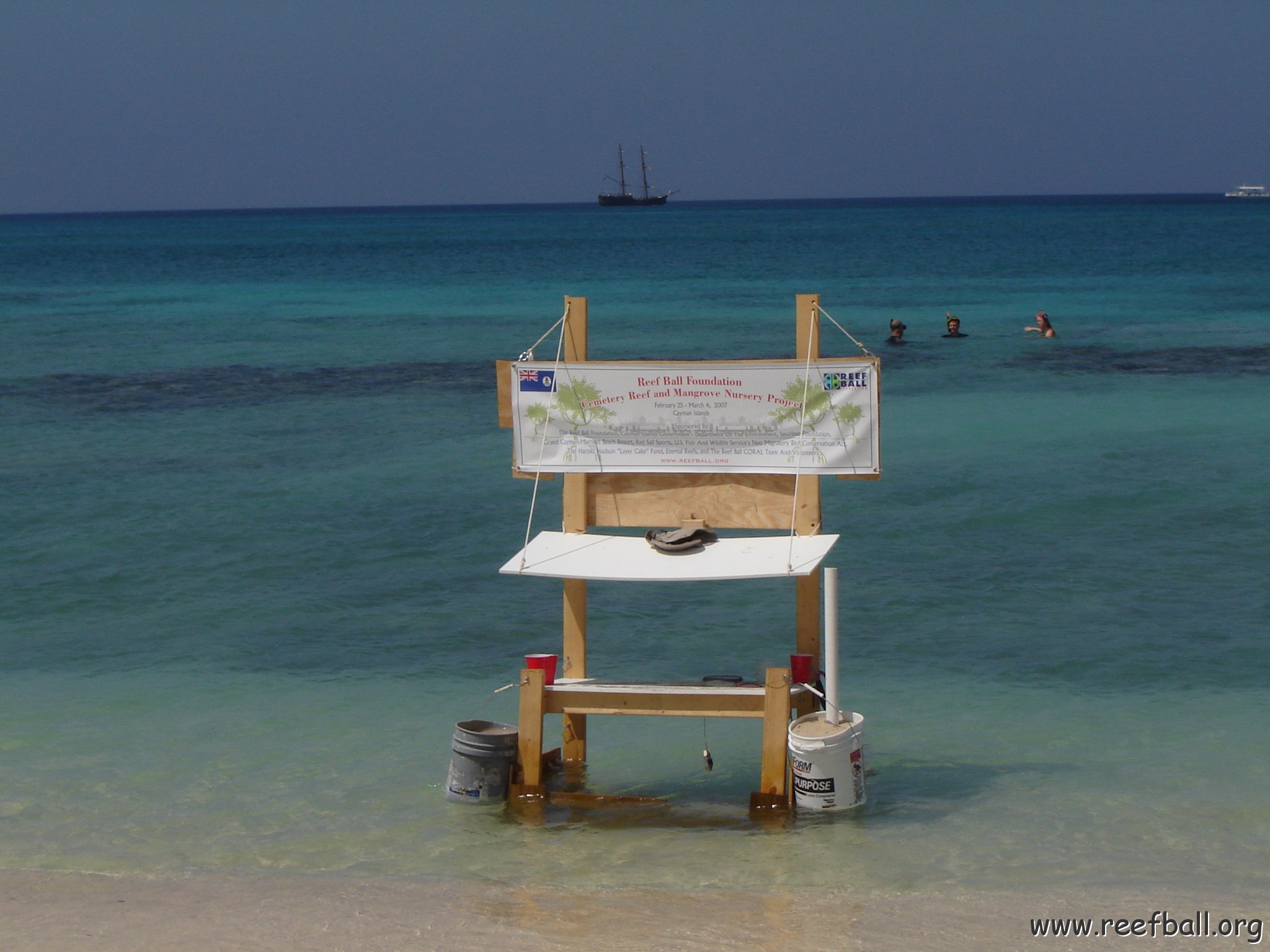 Jenna_Grand_Cayman_070301 056 