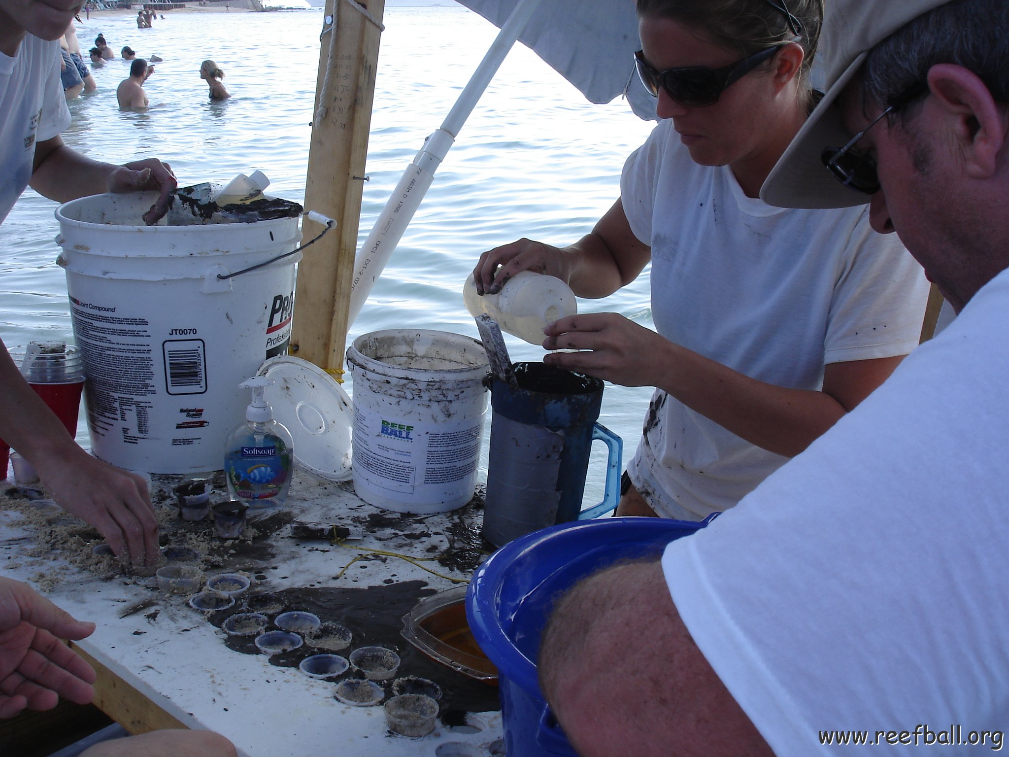 Larry_Grand_Cayman_070301 289 