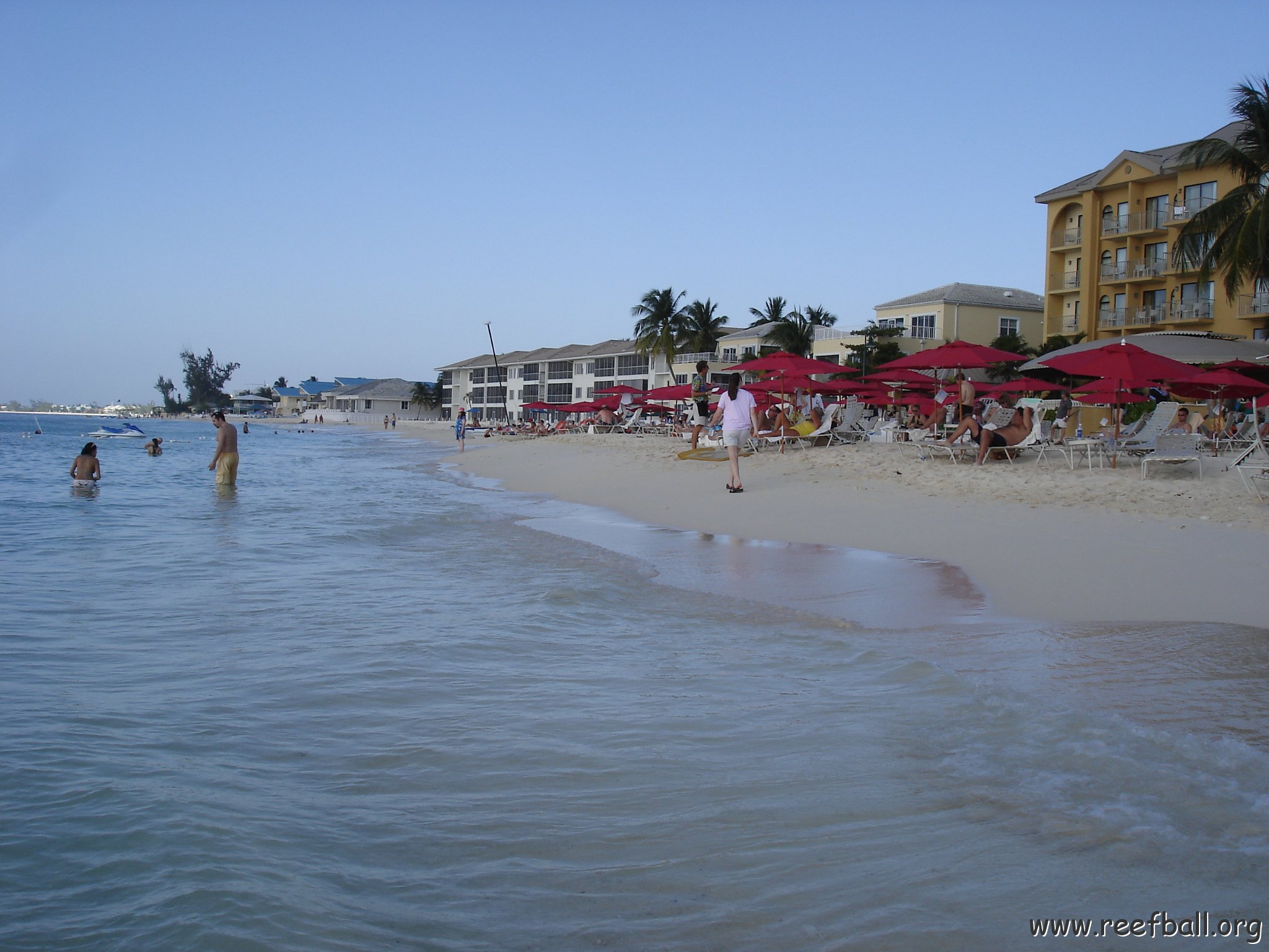 Larry_Grand_Cayman_070301 293 