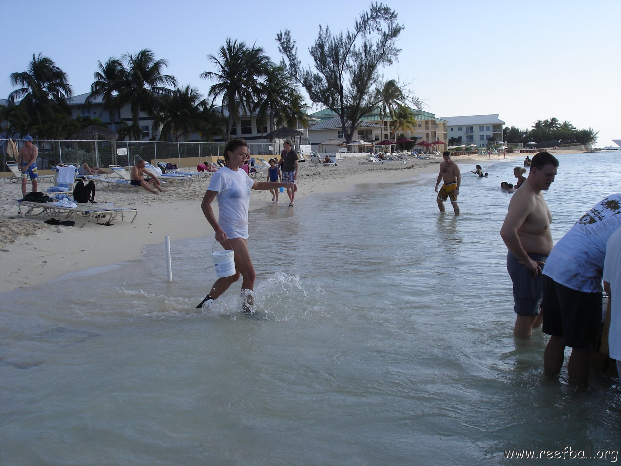 Larry_Grand_Cayman_070301 296 