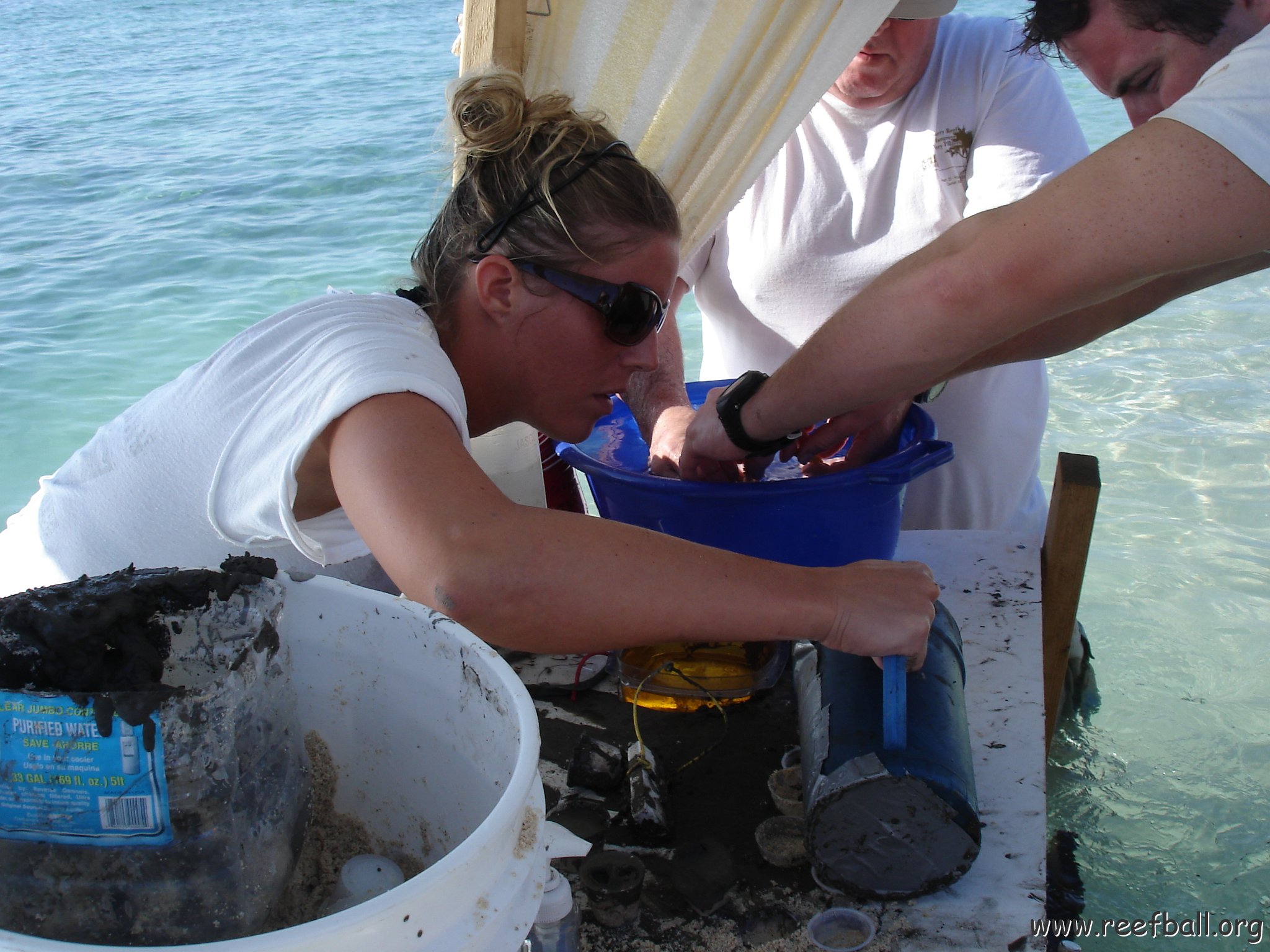 Larry_Grand_Cayman_070301 302 