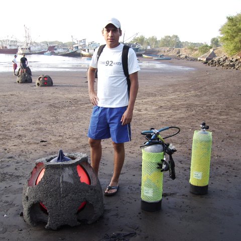 Reef Ball Guatemala Pana Divers 26 Feb. 06 005 Reef Ball Guatemala Pana Divers 26 Feb. 06 005