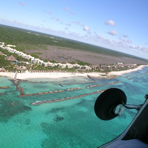 playa del secreto beach erosion nov 2008 el doradoa and geo tube 1