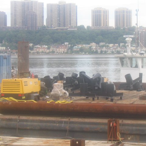 Barge with supoprt posts Barge with supoprt posts
