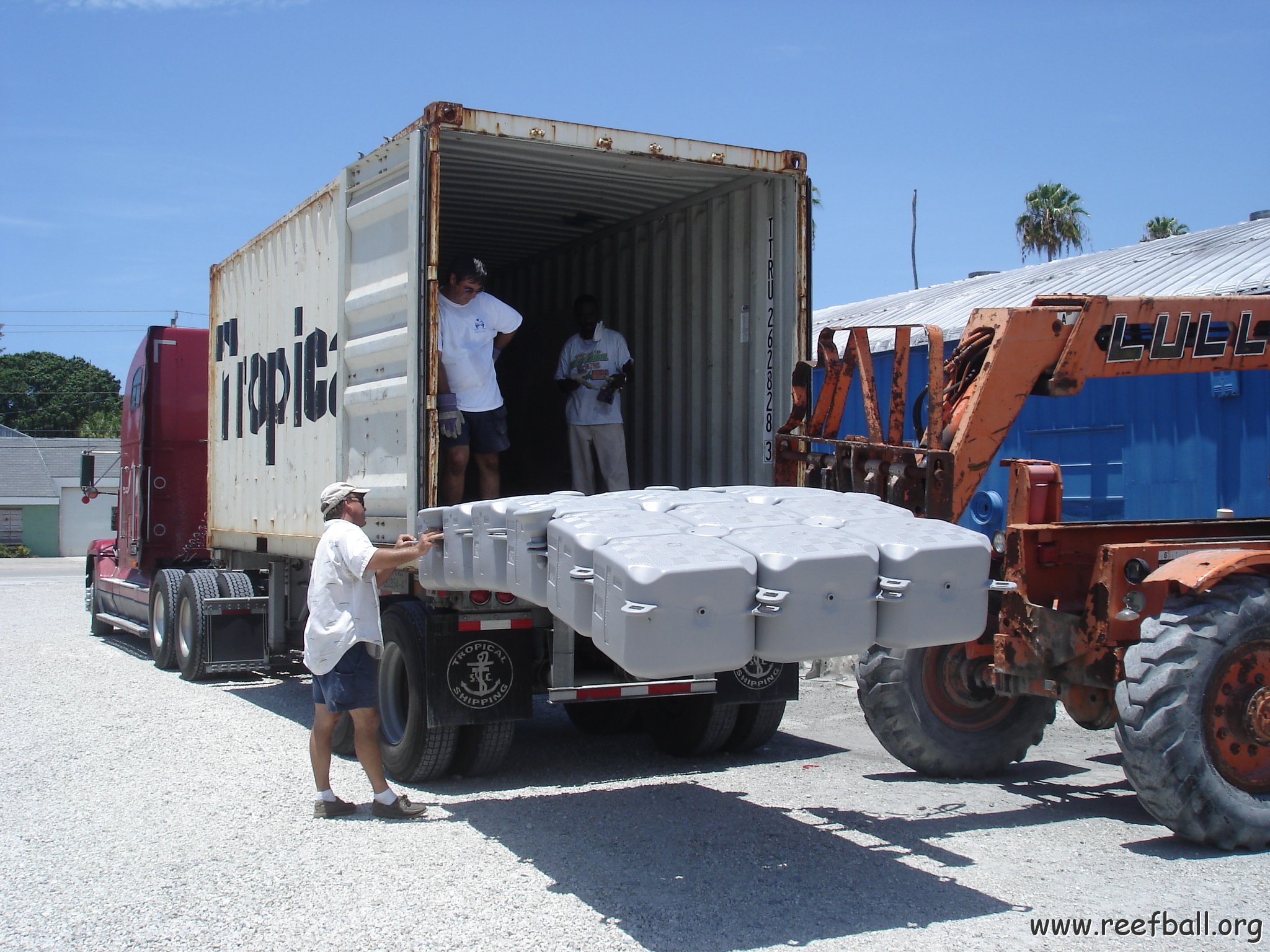 float - container ldg (13) 