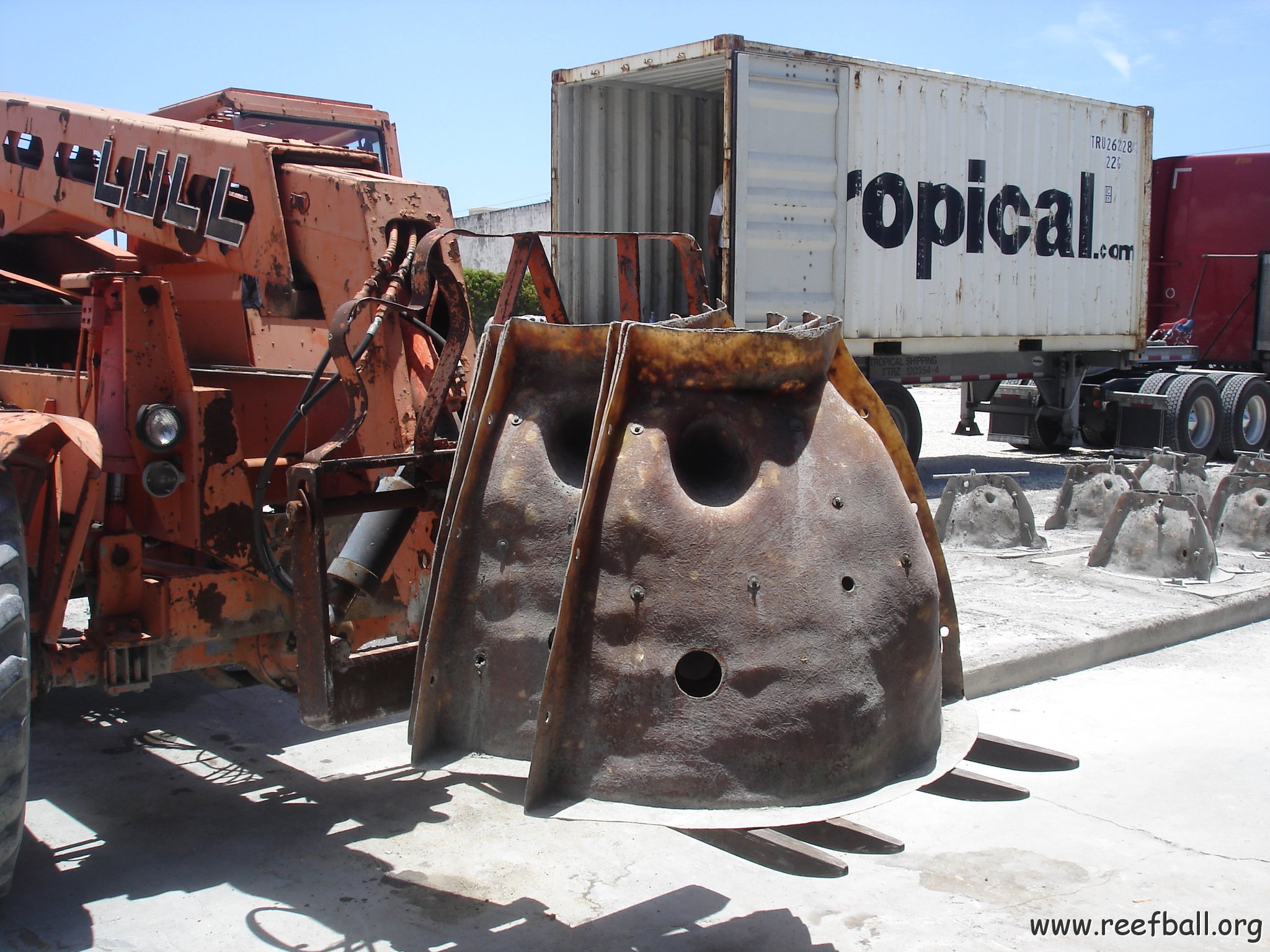 float - container ldg (19) 